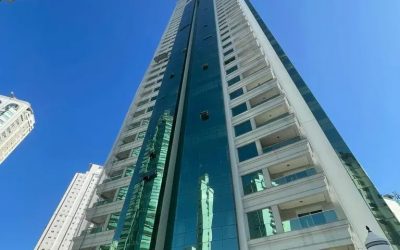 Apartamento com 0m², 4 dormitórios, 4 suítes, 4 vagas, no bairro Centro em Balneário Camboriú para Comprar