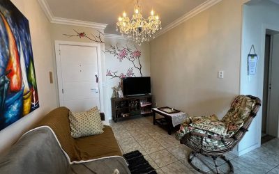 Apartamento com 80m², 2 dormitórios, 1 vaga, no bairro Centro em Balneário Camboriú para Comprar