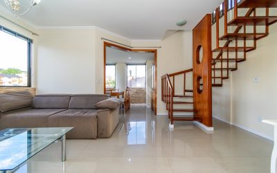 Cobertura com 247m², 3 dormitórios, 1 suíte, 2 vagas, no bairro Chácara das Pedras em Porto Alegre para Comprar