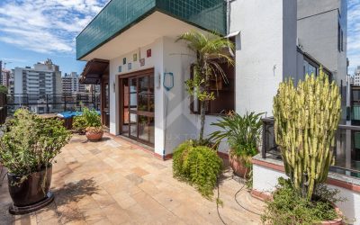 Cobertura com 216m², 3 dormitórios, 1 suíte, 2 vagas, no bairro Petrópolis em Porto Alegre para Comprar