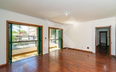 Casa com 417m², 4 dormitórios, 4 suítes, 5 vagas, no bairro Jardim Lindóia em Porto Alegre para Comprar