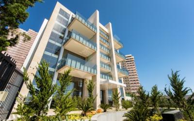 Apartamento com 752m², 4 dormitórios, 4 suítes, 7 vagas, no bairro Jardim Europa em Porto Alegre para Comprar