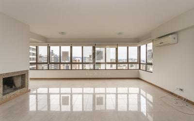 Apartamento com 151m², 3 dormitórios, 1 suíte, 3 vagas, no bairro Petropolis em Porto Alegre para Alugar