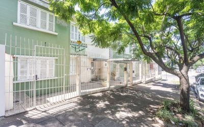 Casa comercial com 651m², no bairro Rio Branco em Porto Alegre para Alugar