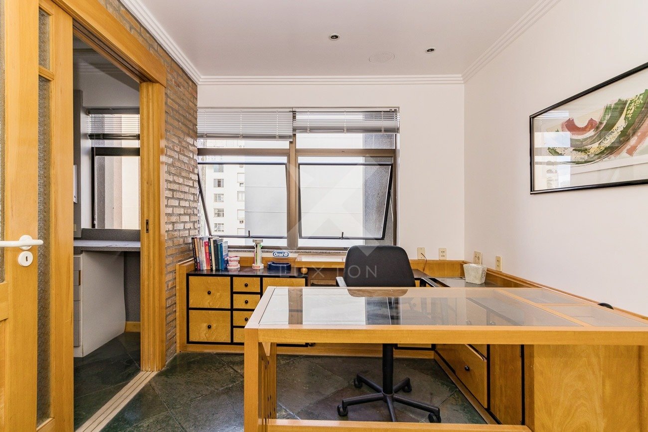 Salas/Conjuntos com 43m², no bairro Moinhos de Vento em Porto Alegre para Comprar ou Alugar