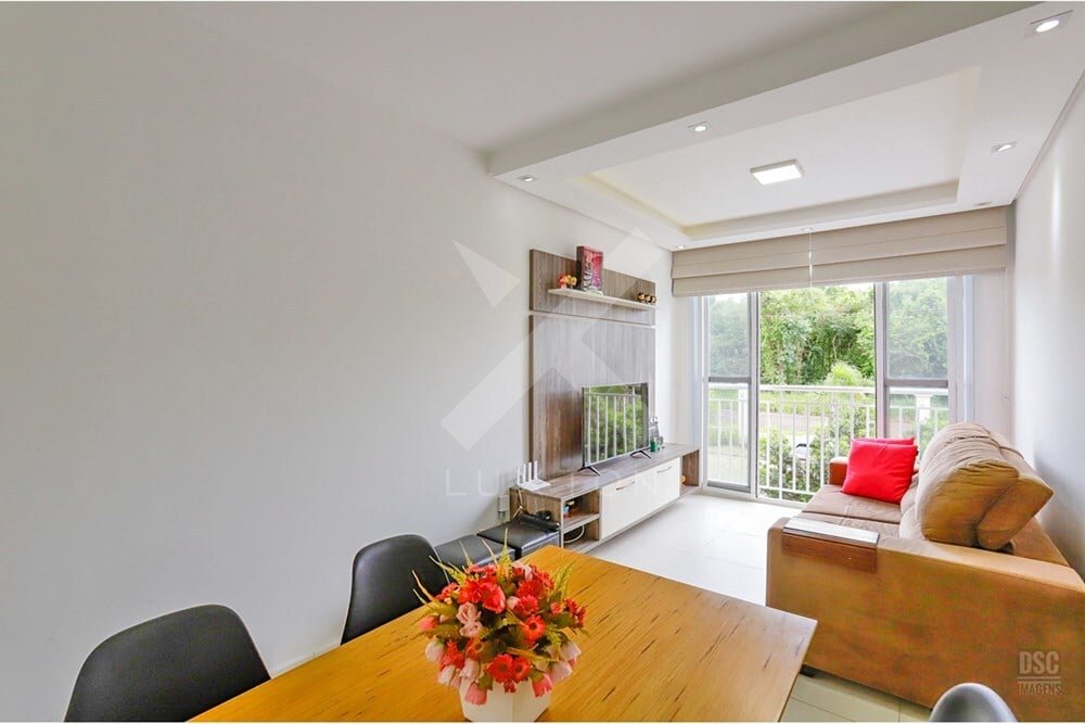 Apartamento com 58m², 2 dormitórios, 1 suíte, 1 vaga, no bairro Vila Nova em Porto Alegre para Comprar